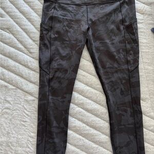 Lululemon fast and free leggings. Great condition! Black/ grey camo 25” inseam.